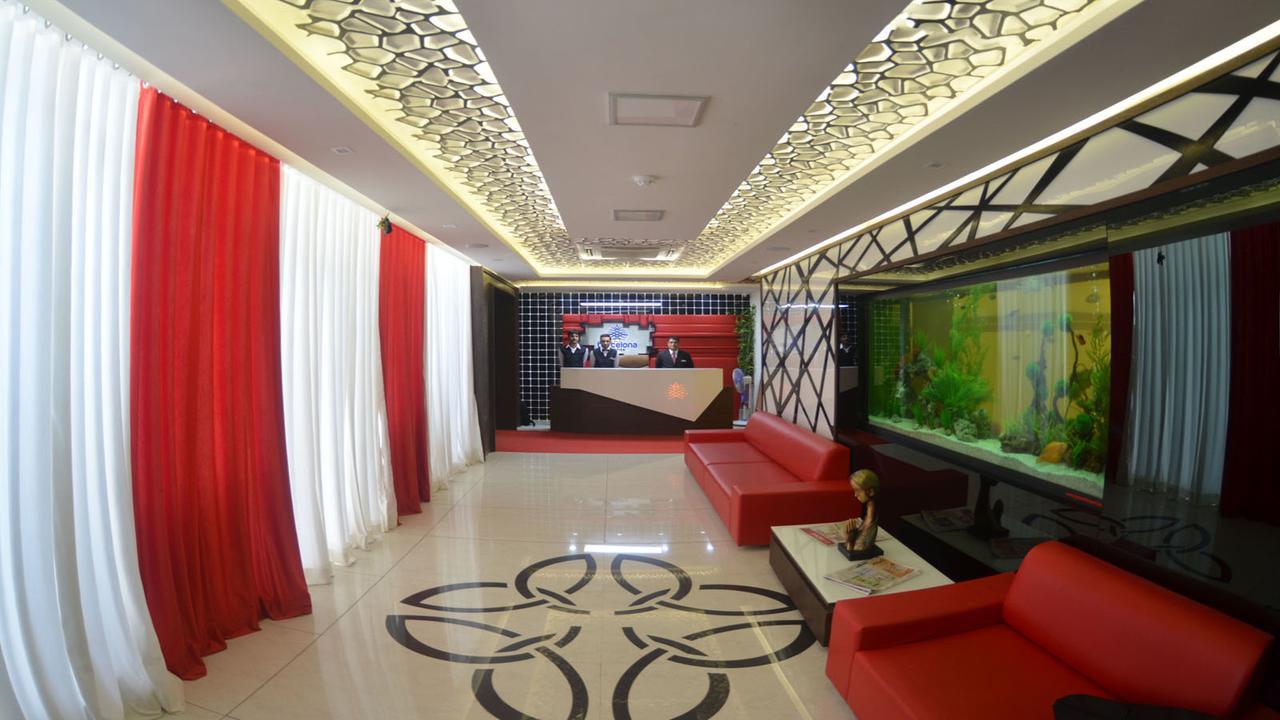 Hotel Barcelona Exotica Ahmedabad Esterno foto